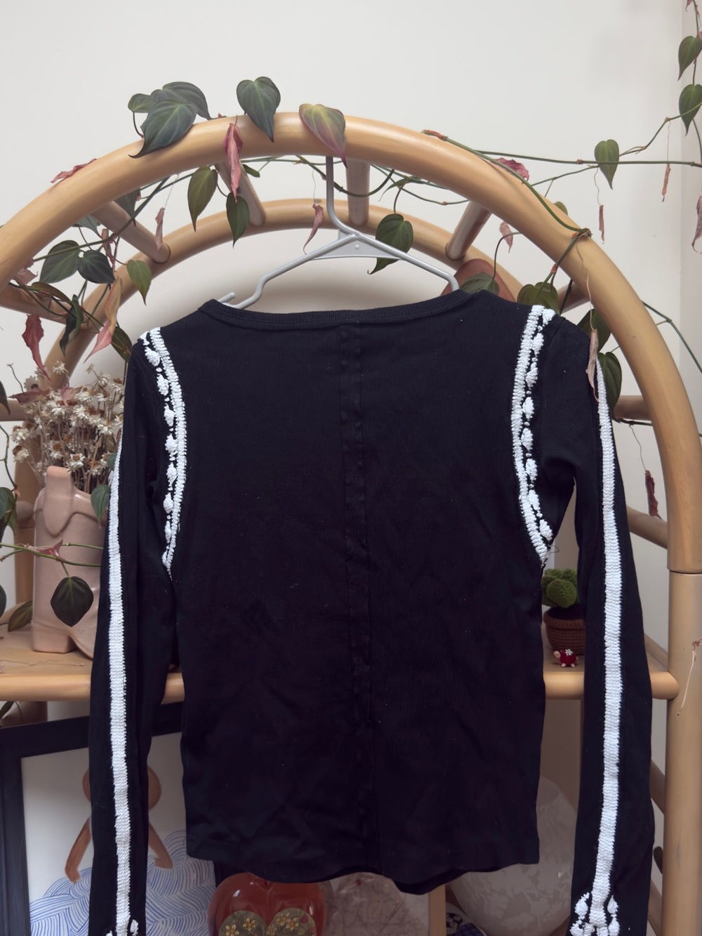 Free People Black Long-Sleeve Ribbed Top with White Trim Detailing size small - Picture 6 of 6